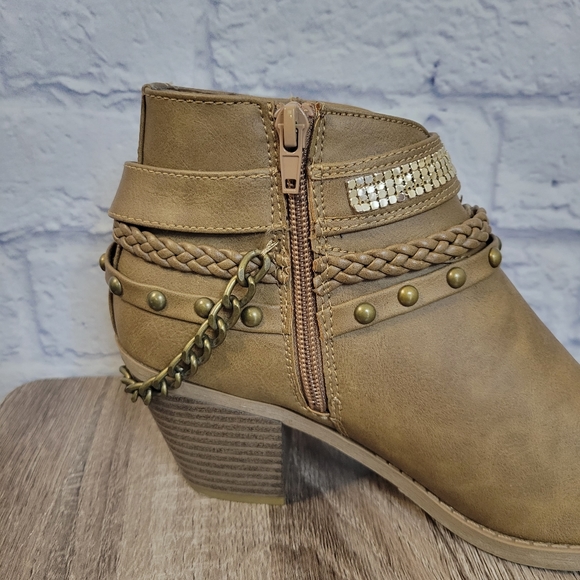 Sugar Embellished Tan Booties Size 8 - Picture 7 of 16
